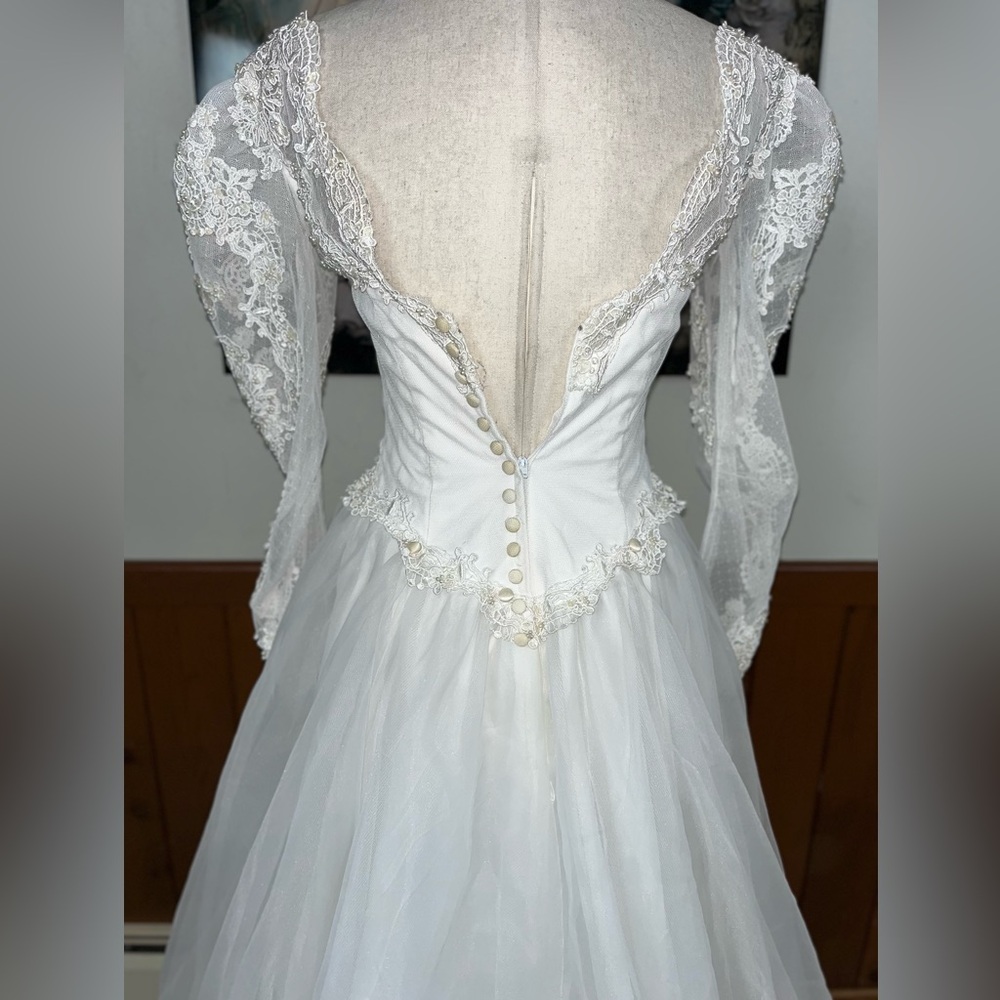 Pretty Vintage 90s Organza Wedding Gown! - Picture 7 of 7